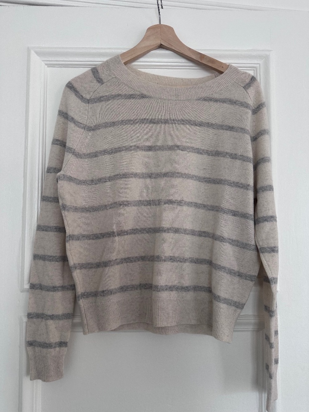 Vince Cashmere and wool sweater Cream and Grey Stripes XS Excellent Condition